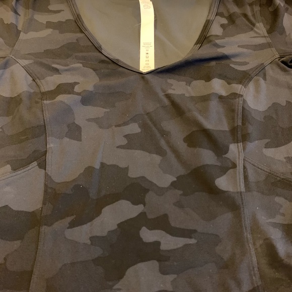 Lululemon top - Picture 4 of 4